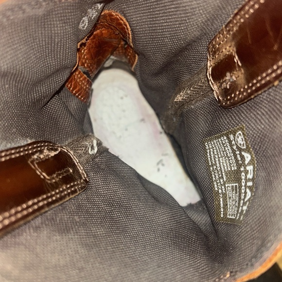 ARIAT Booth size 9.5 - Picture 9 of 14